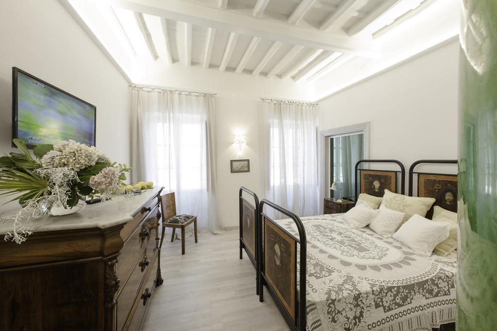 Vittoria Suite Roma Quarto foto